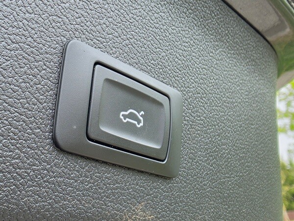 Elbląg Audi A4 3xSlineRok Produkcji X 2015Silnik :BenzynaLedy Bi-xenon Sportsize El. klapaZarejestrowany!