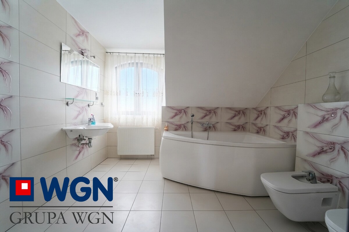Elbląg WGN Nieruchomości Oddział Elbląg prezentuje Państwu na sprzedaż przestronny, słoneczny dom jednorodzinny o