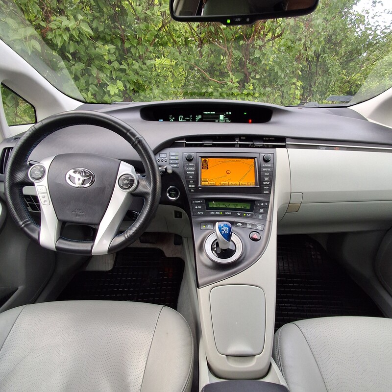 Elbląg Sprzedam Toyota Prius 3 1.8 99KM Hybrid 2009r. Sprowadzona Zarejestrowana Garażowana Czarna Alu17 Skóra Navi