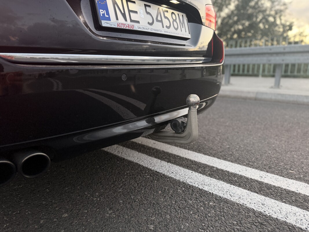 Elbląg BMW Serii 5 F11 520d Luxury Line z 2014 roku, wersja po liftingu, 190 KM, automat.