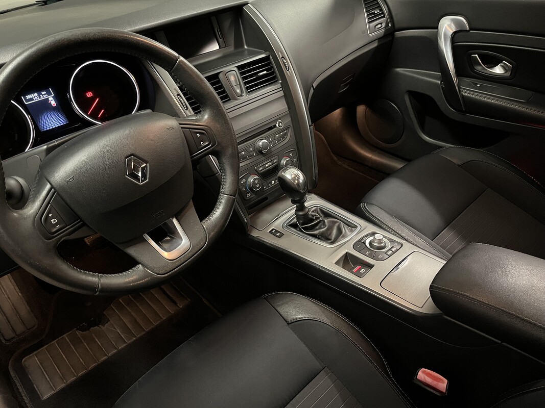 Elbląg Renault Latitude 2.0DCi Diesel 150KM 2011r przebieg 208323 km serwisowany w ASO