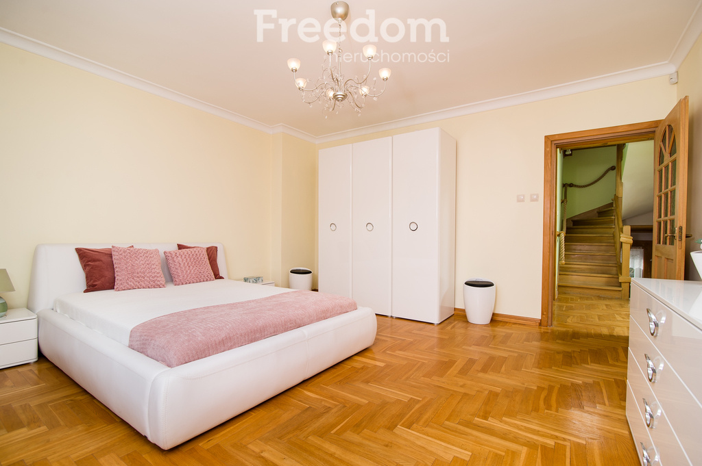 Elbląg FREEDOM NIERUCHOMOŚCISprzedam dom - Elbląg, Zofii Nałkowskiej. Atrakcyjny dom położony w malowniczej