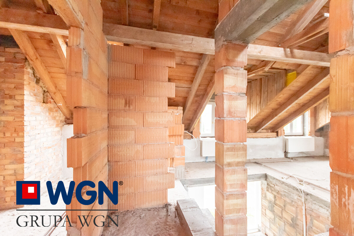 Elbląg WGN Nieruchomości oddział Elbląg przedstawia Państwu dom w zabudowie szeregowej z lokalem użytkowym o