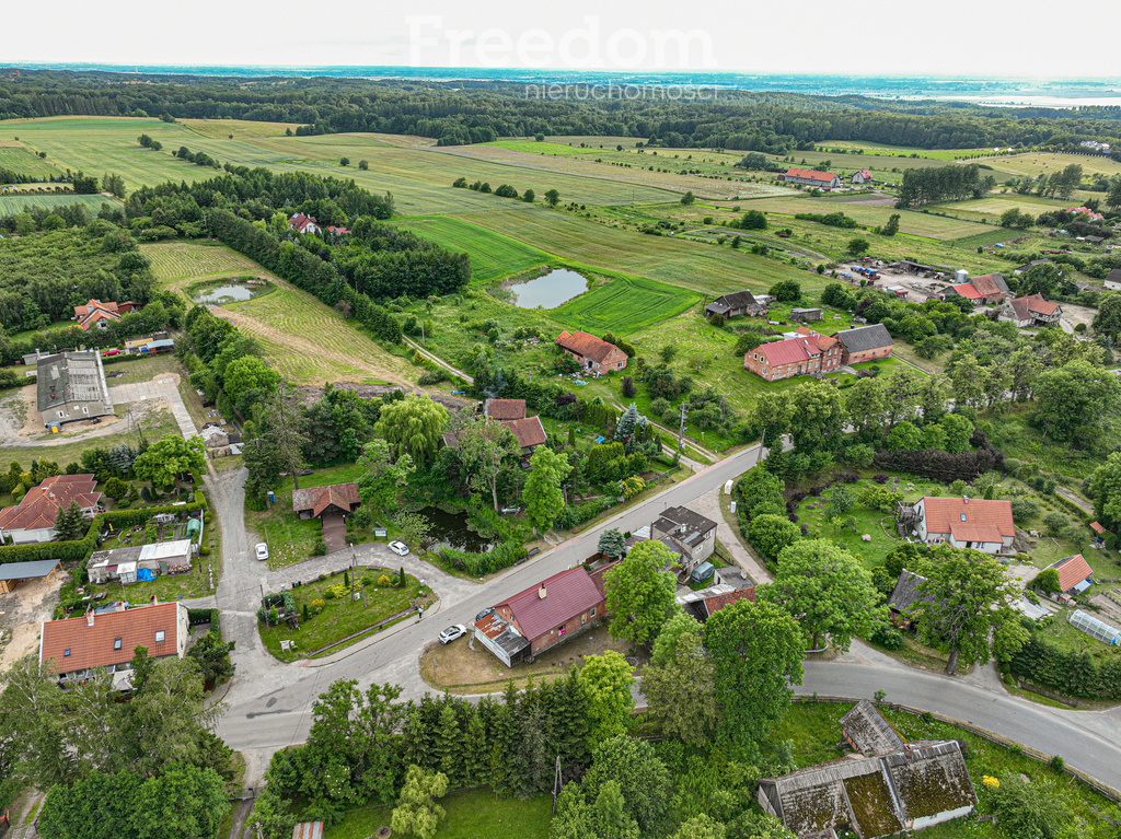 Elbląg FREEDOM NIERUCHOMOŚCISprzedam dom - Łęcze. Na sprzedaż dom wolnostojący położony niedaleko Elbląga,