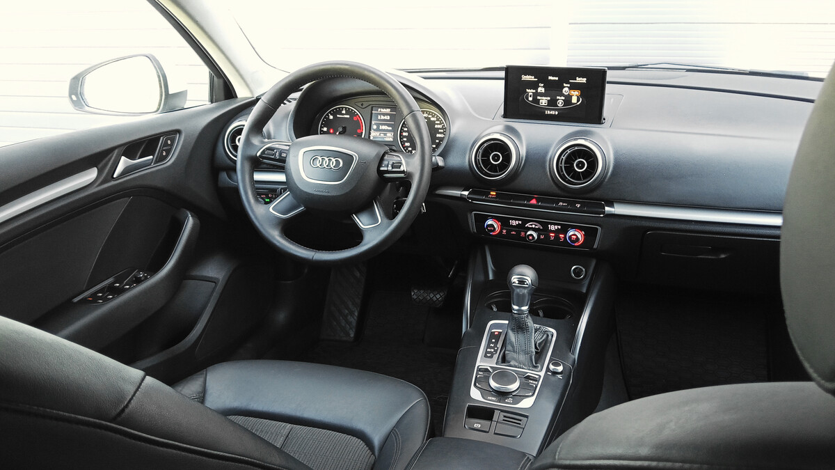 Elbląg AUDI A3 SPORTBACKS-tronic