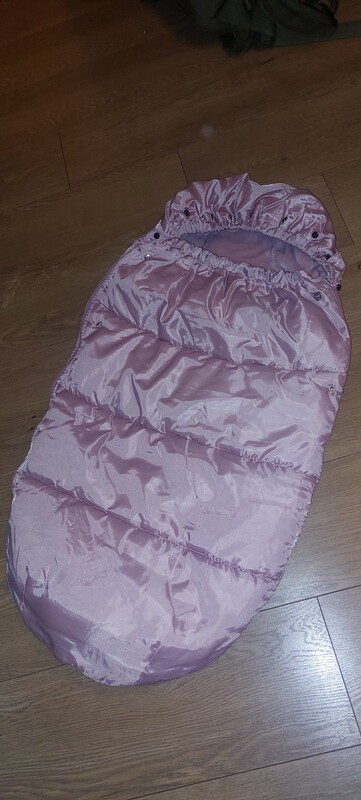 Elbląg Sprzedam rzeczy widoczne na zdjęciach.
Każda sztuka ubranek dziecięcych 5 zł. Mam tego duuuzo więcej. W razie