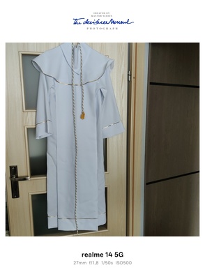 Elbląg Dzień dobry. Sprzedam albę w bardzo dobrym stanie. Długość alby 120 cm. Pozdrawiam.