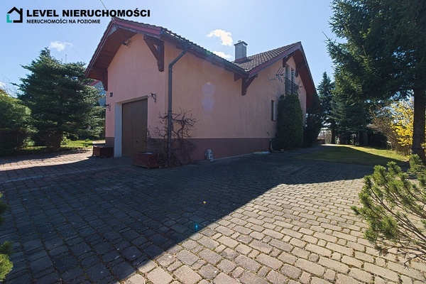 Elbląg LEVEL NIERUCHOMOŚCI Dom z dużą działką w Pasłękuul. Traugutta NIERUCHOMOŚCI NA POZIOMIE