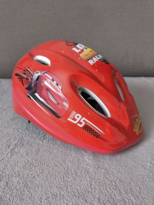 Elbląg Sprzedam kask rowerowy chłopięcy Zygzak Mcqueen, rozmiar M. Stan idealny. 
Na zewnątrz pokryty jest warstwą PVC