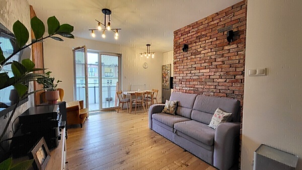 Elbląg KWADRAT NIERUCHOMOŚCI3 pokojebudynek z 2020 r. III piętro -&nbsp; windaduży balkonmedia z miastagaraż