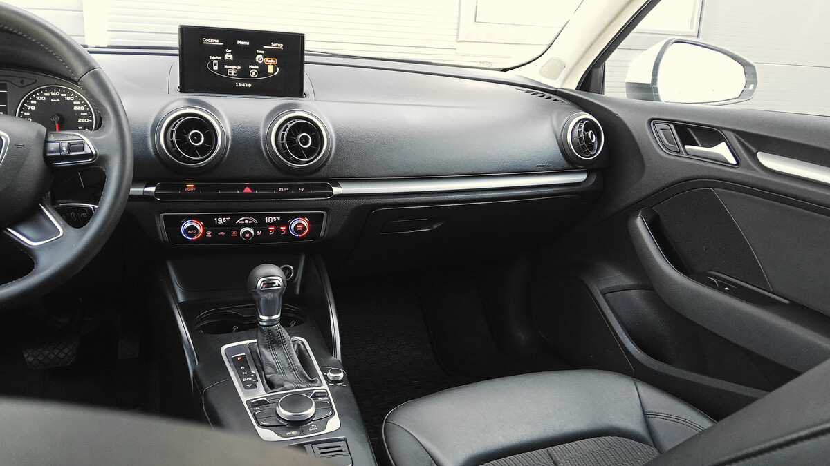 Elbląg AUDI A3 SPORTBACKS-tronic