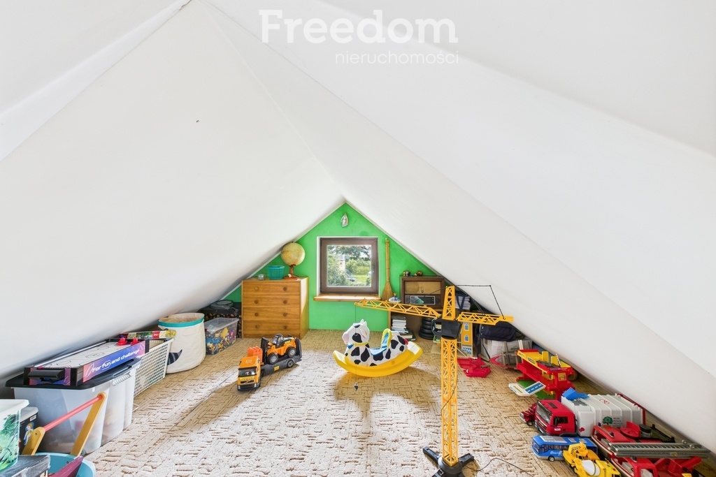 Elbląg FREEDOM NIERUCHOMOŚCISprzedam dom - Frombork, Elbląska. LokalizacjaDom usytuowany jest w cichej, spokojnej