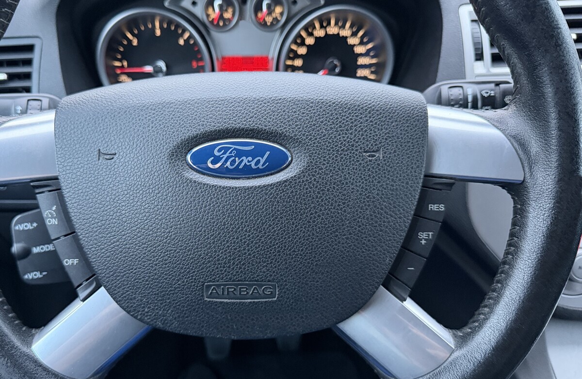 Elbląg Auto Leew LEWANDOWSKI Kupujemy i Sprzedajemy tylko dobre auta Za auta z Polskiego Salonu Płacimy Najwięcej FORD