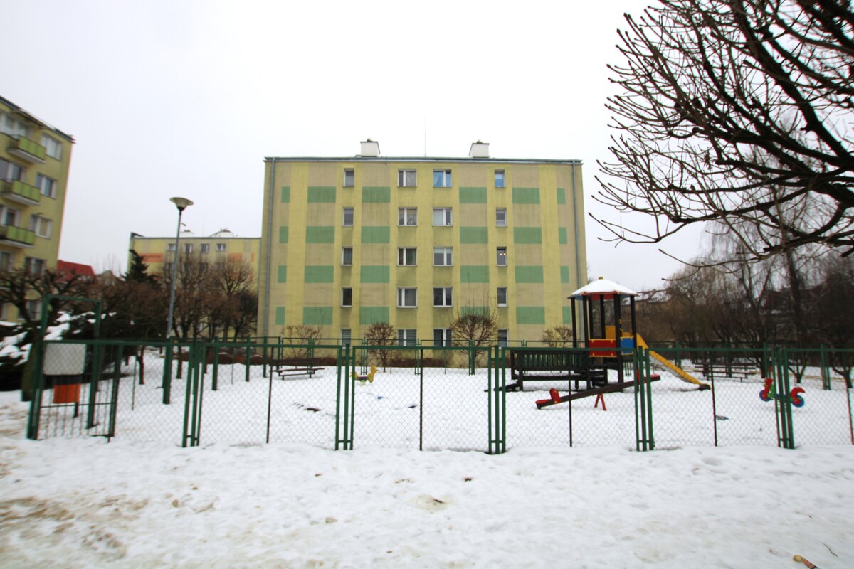 Elbląg NIERUCHOMOŚCI ANNA KRASZEWSKA Mieszkanie 4-pokojowe na drugim piętrze w blokuz zasobów SM,