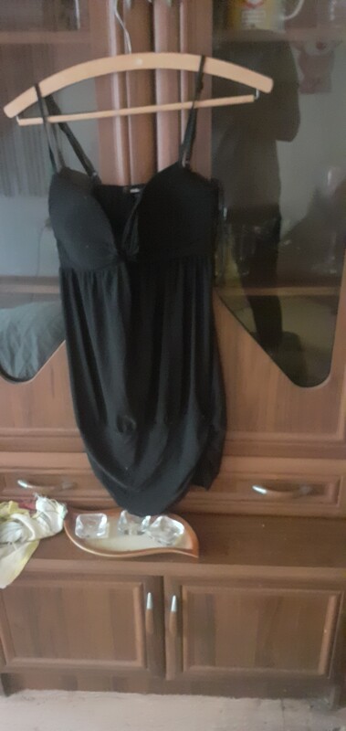 Elbląg Sprzedam odzież damską widoczna na zdjęciach za symboliczne 50zl. .. .. od rozmiaru S do L. .. .. .są sweterki,