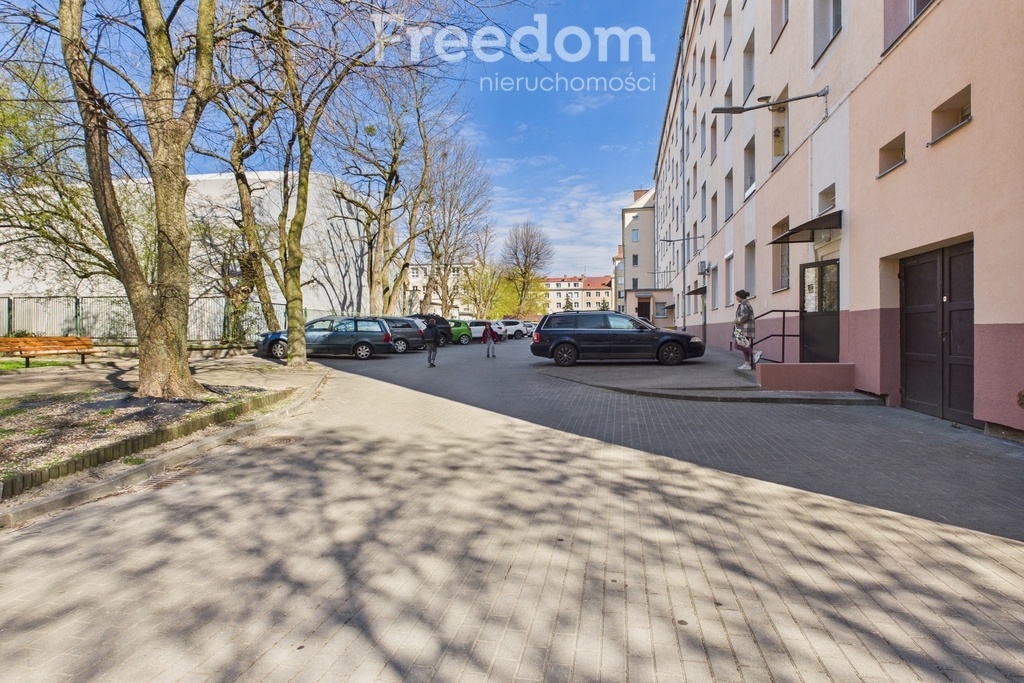 Elbląg FREEDOM NIERUCHOMOŚCIWynajmę mieszkanie - Elbląg, Giermków. Kawalerka w centrum Elbląga – wygodna lokalizacja i