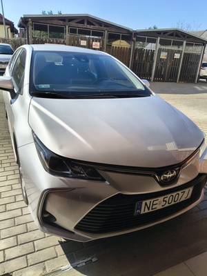 Elbląg Toyota Corolla sedan 1,5 benz 2021r. przebieg 70tys. km wyposażenie ABS ESP ELEKTR. HAMULEC POSTOJOWY, itd.