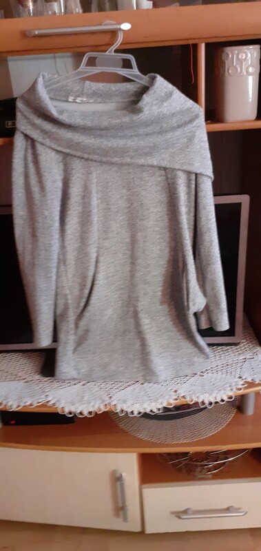 Elbląg Sprzedam odzież damską widoczna na zdjęciach za symboliczne 30zl. .. .. .ciuszki bez dziur I plam. .. .. .. ..