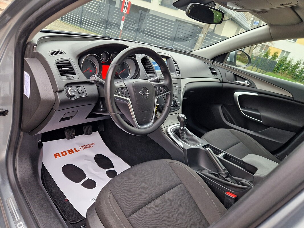 Elbląg Opel InsigniaRok produkcji 2012Silnik : Benzyna 140KM179tys. km Serwis !Zarejestrowany i opłacony!