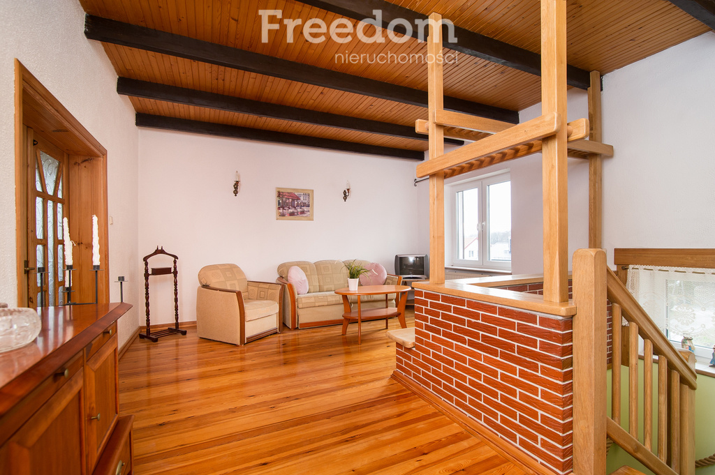 Elbląg FREEDOM NIERUCHOMOŚCISprzedam dom - Elbląg, Zofii Nałkowskiej. Atrakcyjny dom położony w malowniczej