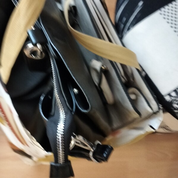 Elbląg Pilnie sprzedam kostium koloru fuksja, spódnica na podszewce, szyta na zamówienie, rozmiar 44..
Do tego są