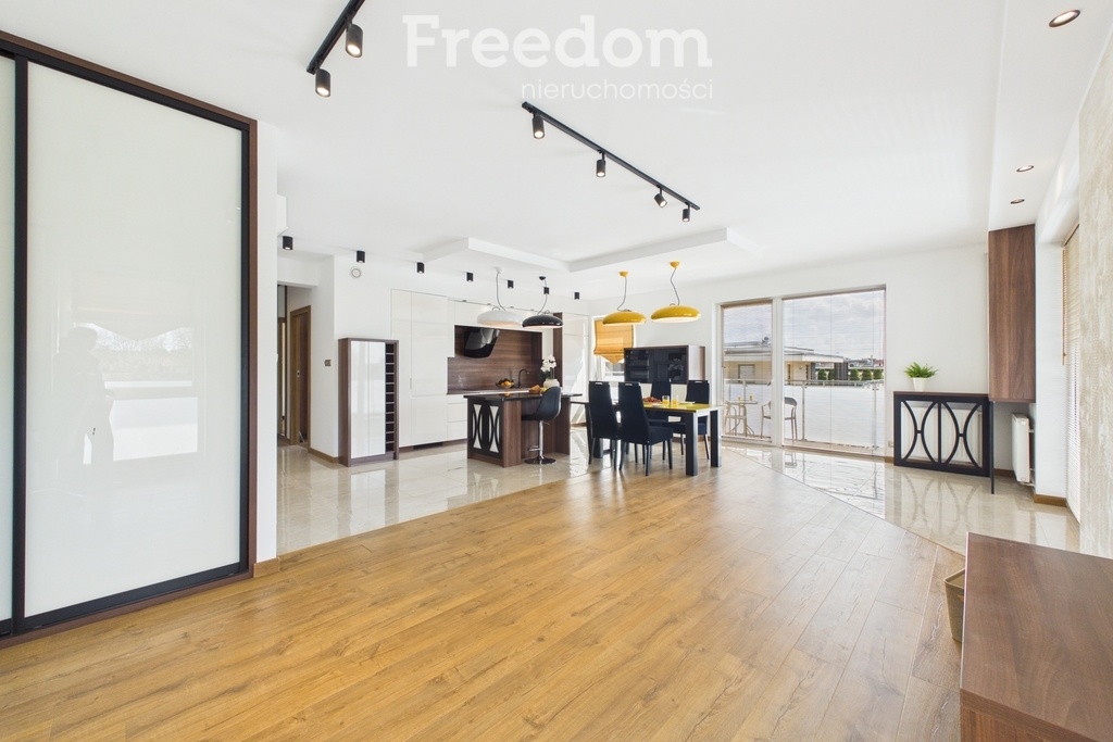 Elbląg FREEDOM NIERUCHOMOŚCIWynajmę mieszkanie - Elbląg, Nowogródzka. Komfortowy apartament z garażem i dużą