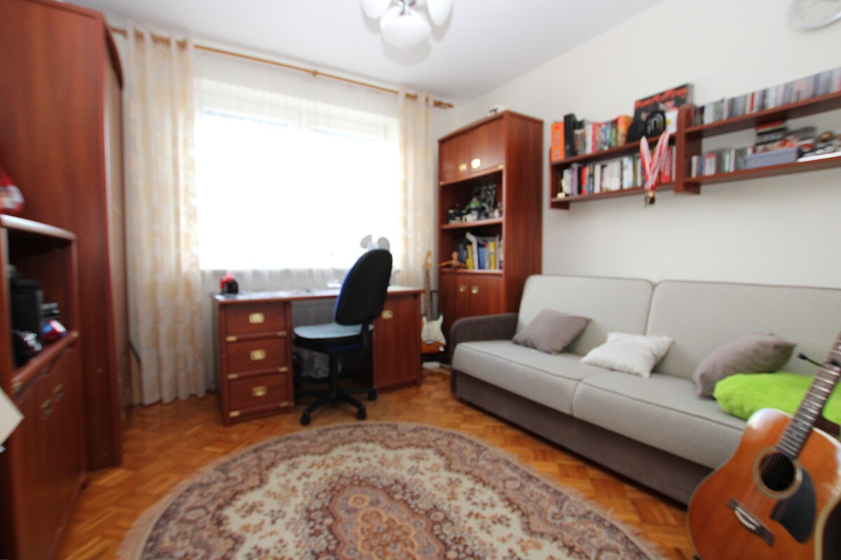 Elbląg NIERUCHOMOŚCI ANNA KRASZEWSKA Inwestycja w komfort i jakość: solidny wolnostojący dom z dużym garażem