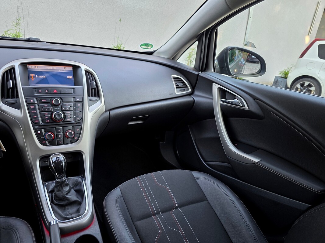 Elbląg Opel Astra Benz 120kmNavi czujniki parkowania skory alufelgiZAREJESTROWANYMod 2013