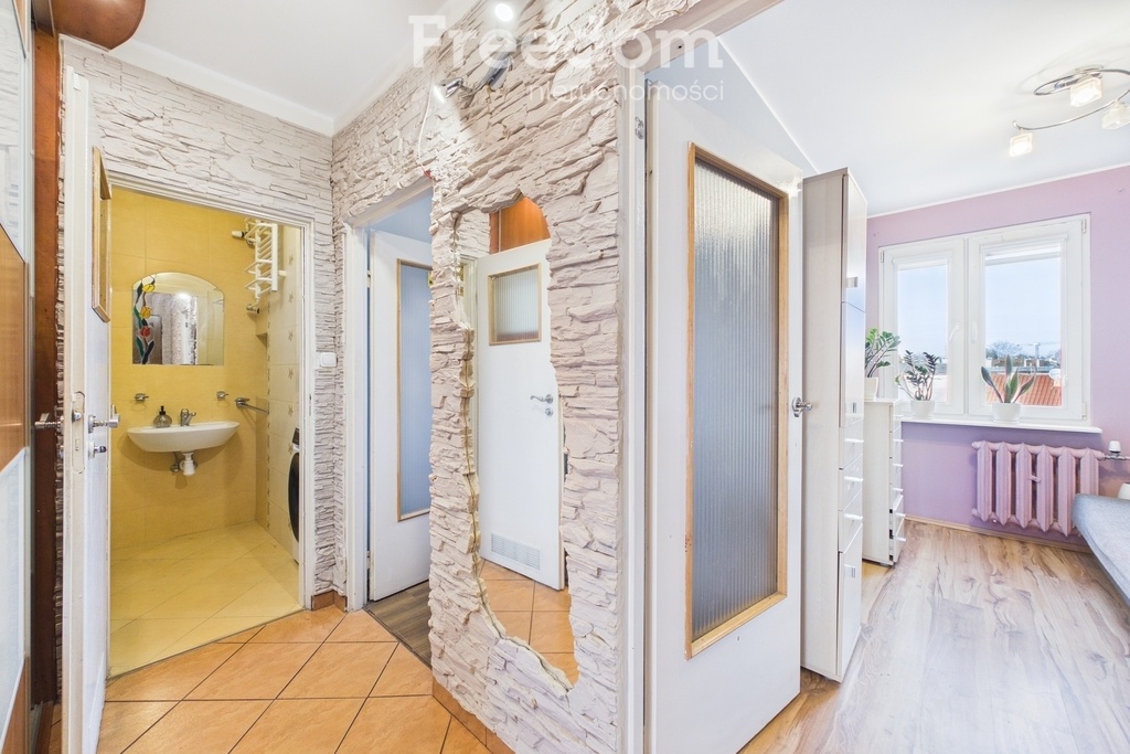 Elbląg FREEDOM NIERUCHOMOŚCISprzedam mieszkanie - Elbląg, Częstochowska. Mieszkanie położone w bardzo pożądanej i