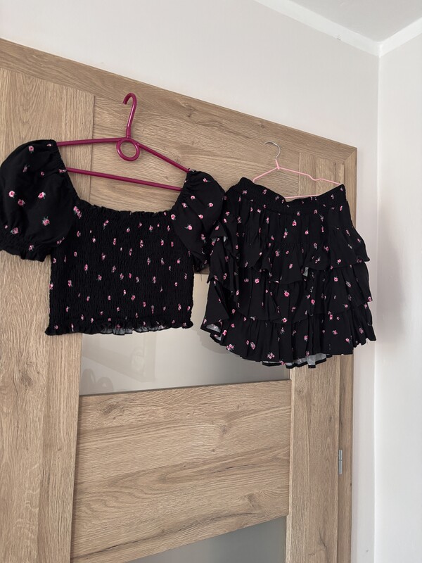 Elbląg Sprzedam ubrania dla dziewczynki w rozmiarach 158/164.Ubrania nowe lub w idealnym stanie