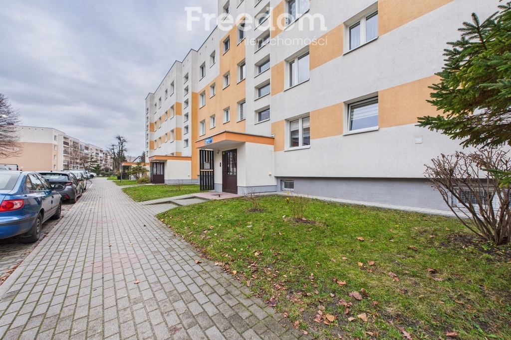 Elbląg FREEDOM NIERUCHOMOŚCISprzedam mieszkanie - Elbląg, Fromborska. Na sprzedaż ustawne mieszkanie 3-pokojowe o