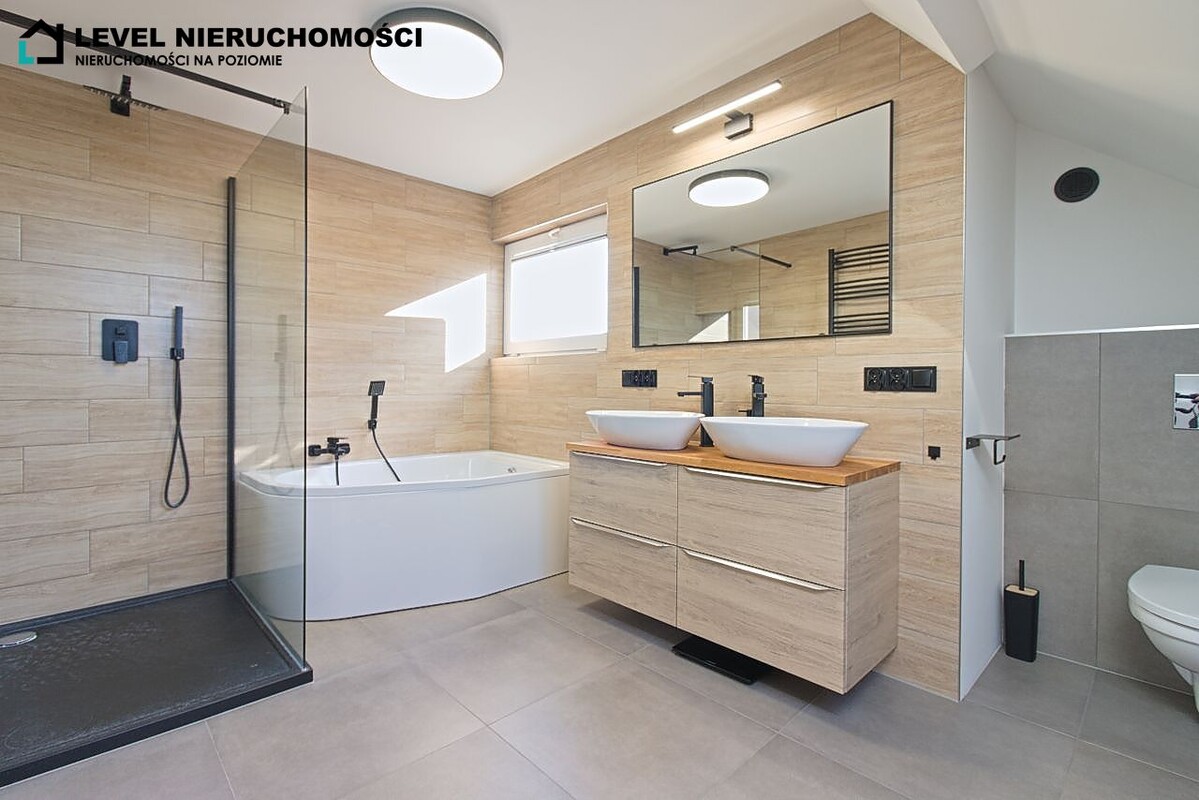 Elbląg LEVEL NIERUCHOMOŚCI Nietuzinkowe mieszkanie z tarasemDwie łazienki, cztery pokojeul. Plac