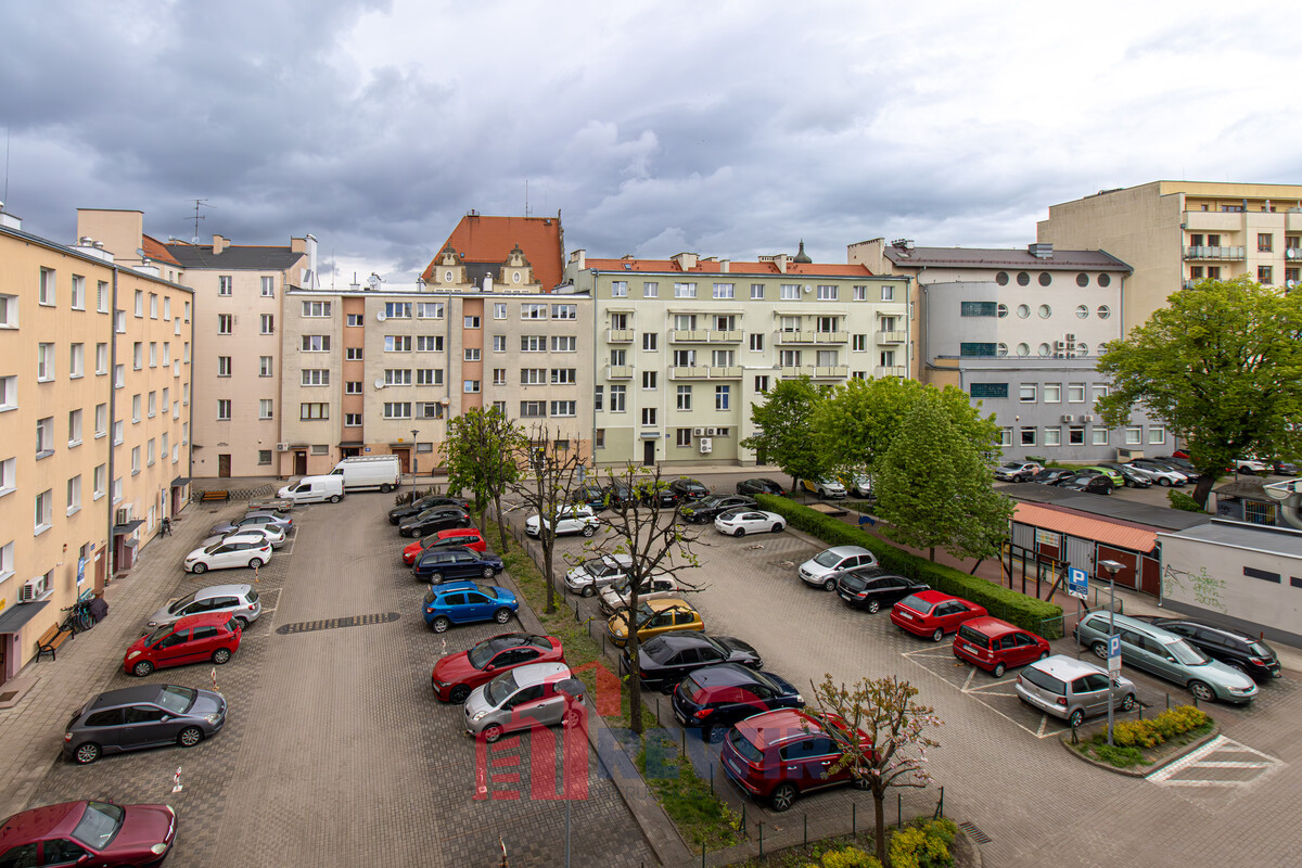 Elbląg RewiR NieruchomościWybierz SwójWymarzony RewiRPrezentujemy Państwu 3-pokojowe mieszkanie przy ul. Nitschmanna w
