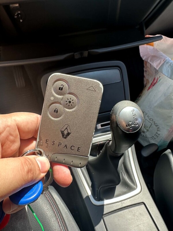 Elbląg Sprzedam w DOBREJ CENIE - RENAULT ESPACE Samochód jest sprawny i na chodzie. Kilka rzeczy do zrobienia.