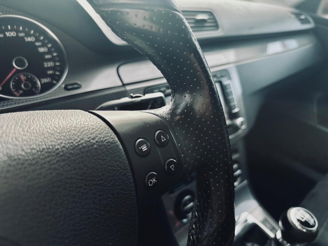 Elbląg Volkswagen Passat 2.0 R z 2009 roku, 200PS