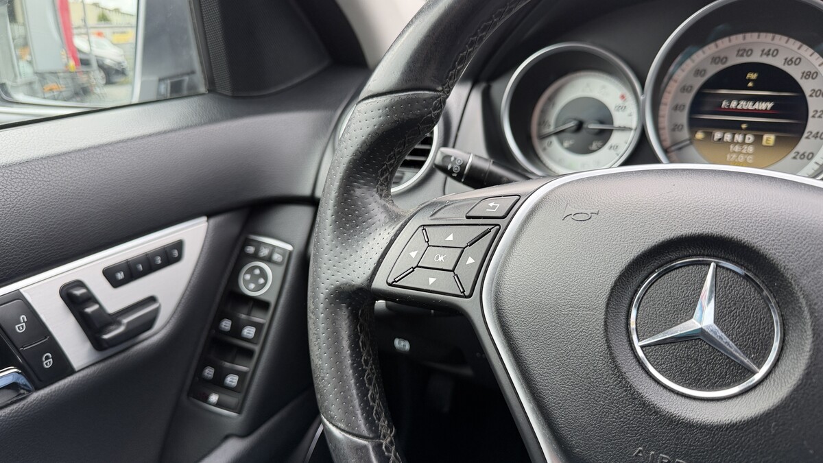 Elbląg Auto Leew LEWANDOWSKI Kupujemy i Sprzedajemy tylko dobre auta Za auta z Polskiego Salonu Płacimy Najwięcej