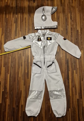 Elbląg Kostium astronauty, po jednym dziecku, uzyty jeden raz. Stan bardzo dobry. Doskonały strój na imprezy tematyczne