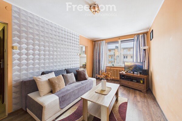 Elbląg FREEDOM NIERUCHOMOŚCISprzedam mieszkanie - Elbląg, Adama Mickiewicza. Na sprzedaż kawalerka położona na