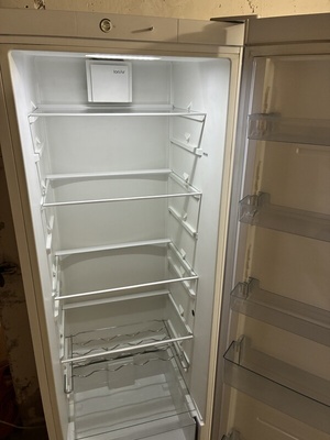 Elbląg Sprzedam lodówkę (chłodziarkę) Gorenje R6191 FW
Lodówka biała w bardzo dobrej kondycji, minimalne ślady