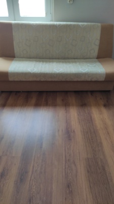 Elbląg Sprzedam wersalkę długość 115cm, szerokość po rozłożeniu 115cm. widoczną na zdjęciach. Mebel jest w bardzo