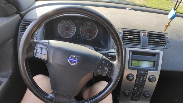 Elbląg Sprzedam Volvo v50 2.0d 2004 rok dobrze wyposażone jeździ skręca hamuje lecz do porobienia  sporo ale jeździć