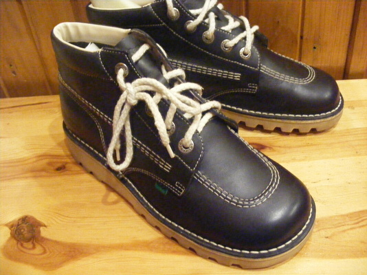 Elbląg sprzedam trzewiki skórzane Kickers 2 razy ubrane całe ze skóry szyte potrójnym szwem całoroczne buty unisex