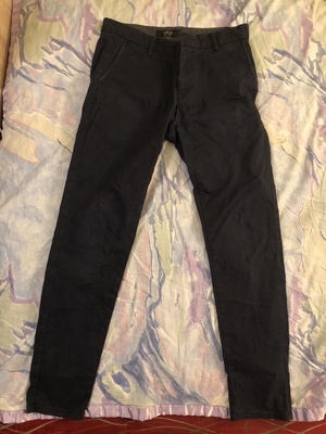 Elbląg Sprzedam używane spodnie firmy SMOG, w rozmiarze 29,granatowe. Są to spodnie, ,jeansowe, ,, w ogólnym dobrym