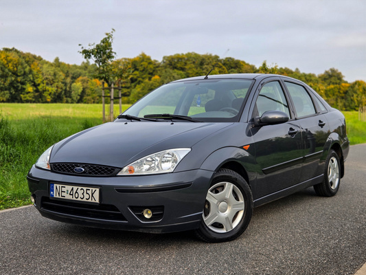 Elbląg Oferuję do sprzedaży auto Ford Focus z 2002 roku – klasyczny sedan z niezawodnym silnikiem benzynowym 1.8