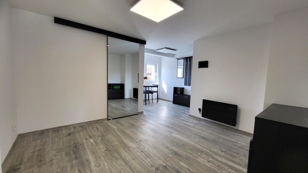 Elbląg KWADRAT NIERUCHOMOŚCIkawalerka z garderobąpo generalnym remonciekamienica w trakcie termomodernizacjiniskie