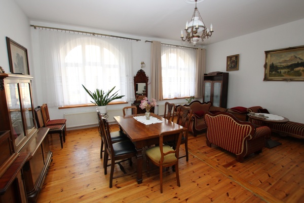 Elbląg NIERUCHOMOŚCI ANNA KRASZEWSKA&nbsp; Mieszkanie w stylowej kamienicy&nbsp; &nbsp; ul. Królewiecka&nbsp; &nbsp; 