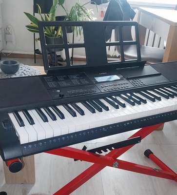 Elbląg Do sprzedania bardzo dobry keyboard casio CT -X800 dynamiczna klawiatura zasilacz plus statyw polecam sprzęt