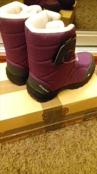 Elbląg Sprzedam nowe śniegowce Quechua rozmiar 29,wkładka 18,5cm. Kolor soczysty fiolet. Cena 100zł. Zapraszam.