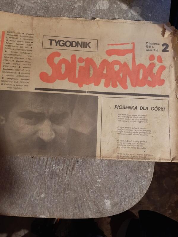 Elbląg Sprzedam pierwszy rocznik tygodnika Solidarność z 1981 r od nr 1 do nr 37.do ogłoszenia stanu wojennego.