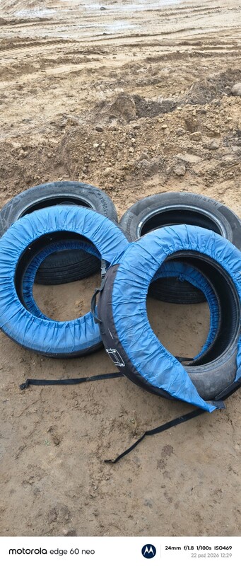 Elbląg Sprzedam 4 opony Letnie Continental 215/60 R 17 w bardzo dobrym stanie wraz z pokrowcami Dacia.